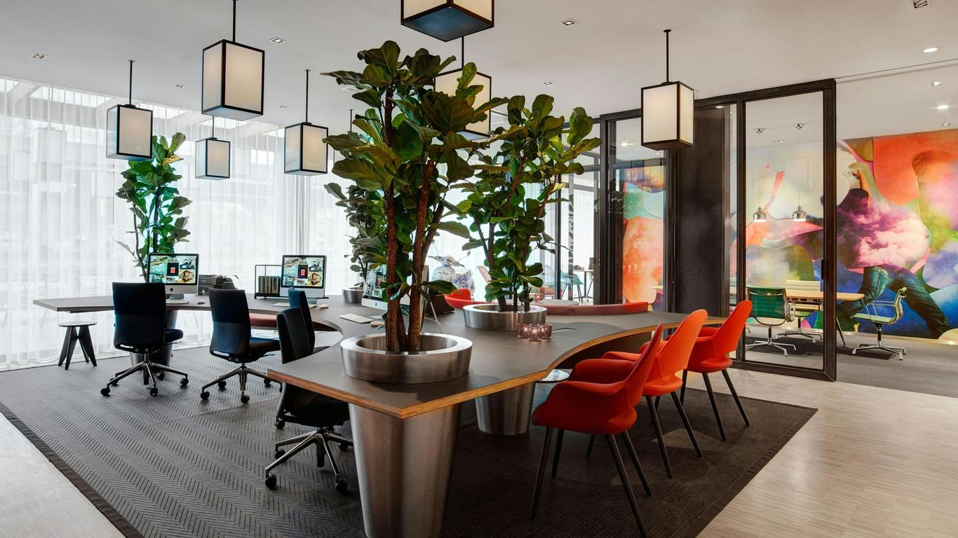 citizenM Schiphol Airport