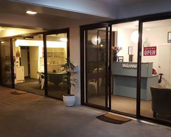 Port Stephens Motel - Taylors Beach