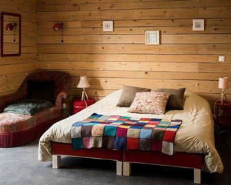 Le Vallon d'Armandine, gîte écologique Auvergne - Agnat - Schlafzimmer
