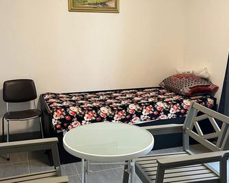 Appartement 4 personnes - Poussan - Chambre