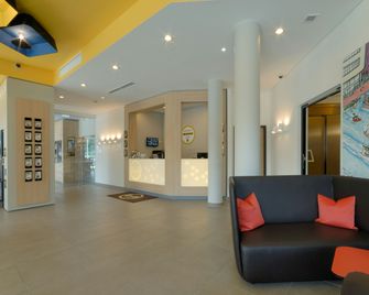 B&B Hotel Hamburg-Harburg - Hamburgo - Recepción