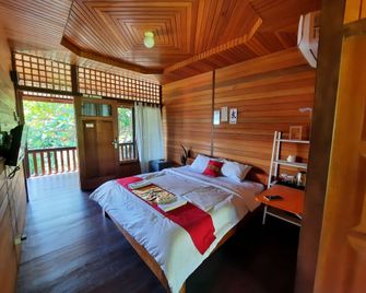 Hotel Besar Bulan Baru Senggigi - Near Senggigi Beach - Mataram