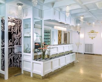 Hotel Hellers Twenty Four II -24h-Check-In- - Friedrichshafen - Rezeption