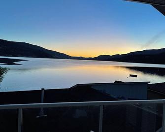 Dayzonthelake - Little Cozy Lakefront Cottage - Lake Country - Балкон