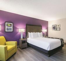 La Quinta Inn & Suites by Wyndham Virginia Beach