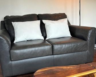 My Cozy Cabin 2 - Meridian - Living room