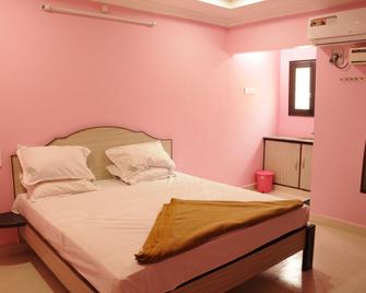 Sujan Residencys - Tirupati - Phòng ngủ