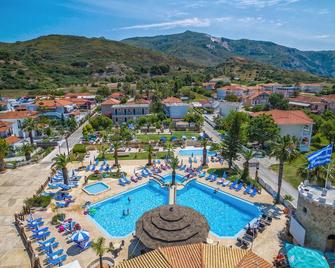 Antonis apartments - Kalamaki - Pool