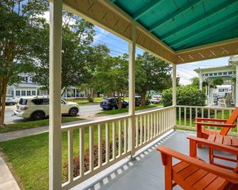 The Beach Peach - Downtown location with new charm! - Cape Charles - Balkon