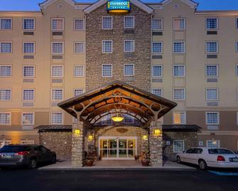 Equipped Suite Near Cha | Indoor Pool + Gym Access - Chattanooga - Building