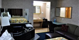 Budgetel Inn & Suites Atlantic City - Galloway - Bedroom