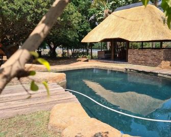 Khaya Africa - Midrand - Zwembad