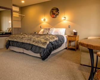 Blue Ridge Studios and Bed & Breakfast - Te Anau - Schlafzimmer