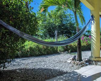 Tropical Patio & Garden, Walk to Samara Beach\n - Sámara - Innenhof