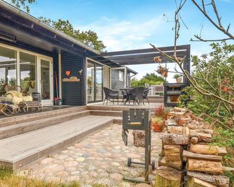 Three-Bedroom Holiday Home In Ebeltoft - Ebeltoft - Patio