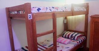 J's Backpackers Hostel - Davao City - Bedroom