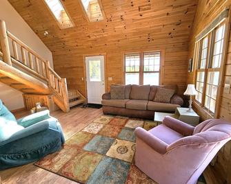 Intermediate Lake-Central Lake Cabanas - Central Lake - Living room