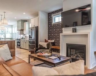 The Cowboy - Southern Pines - Living room