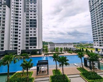 Trader Garden Residences - Cheras - Pool