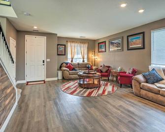 Air Racing Decor, Hot Tub Sparks Home! - Sparks