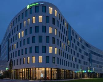 Holiday Inn Express Dusseldorf - Hauptbahnhof - Düsseldorf - Gebäude
