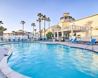 Corpus Christi Condo - Walk to Whitecap Beach! - Corpus Christi - Pool