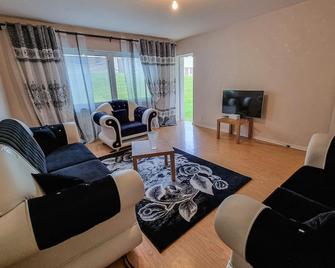 Beautiful Apartment In Åsensbruk - Åsensbruk - Sala de estar