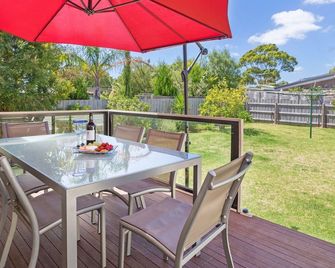 Renovated Beach Beauty Rosebud - Rosebud - Patio