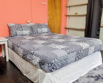 Discover Serenity at Negril Stone Cottages:Downtown Negril with Modern Amenities - Negril