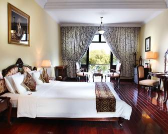 Hotel Saigon Morin - Hue - Bedroom
