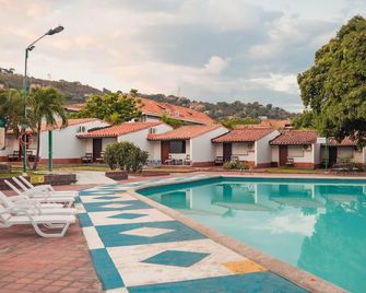 Hotel Faranda Bolivar Cucuta, a member of Radisson Individuals - Cúcuta - Pool