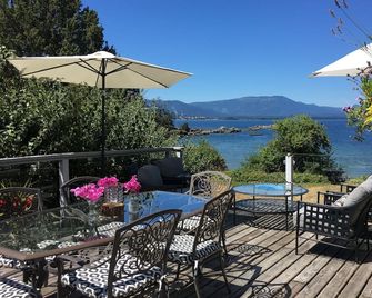 Oceanfront Home with Spectacular Views - Vesuvius - Balkon