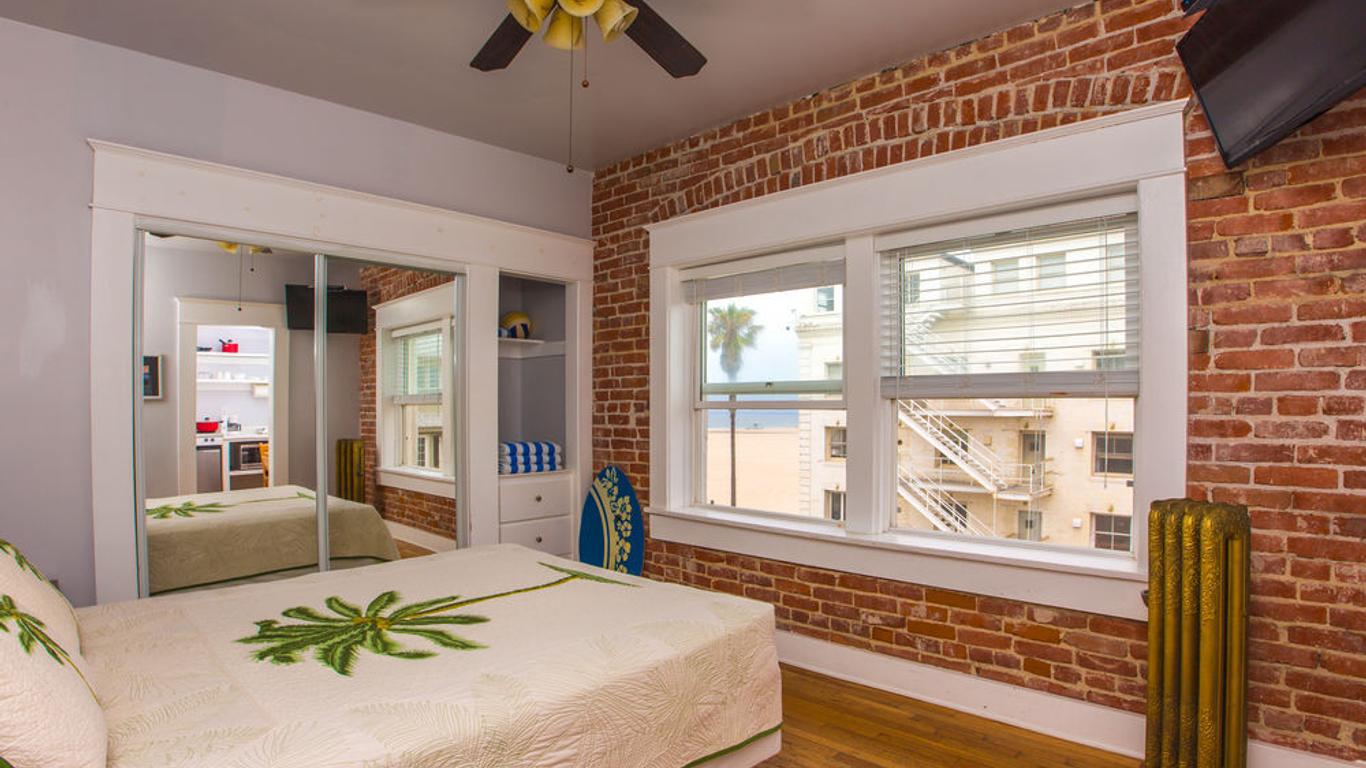 Venice Beach Suites & Hotel