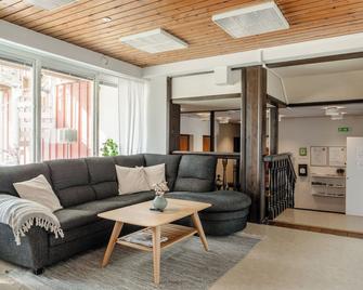 Saxvikens vandrarhem - Mora - Wohnzimmer