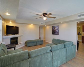 1 Mi to Enmu Portales Family Home With Yard! - Portales - Huiskamer