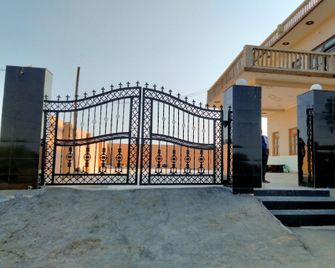 OYO Home Hotel Lovely Star - Palwal - Building