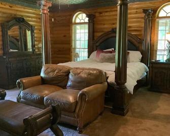 Beachwoods Villa - Loris - Bedroom