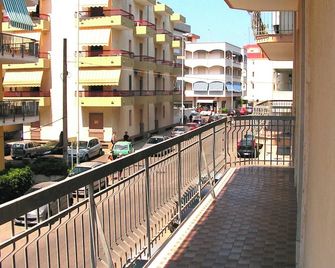 Gallipoli Economical Four-Room Apartment Lido S. Giovanni - Gallipoli - Balcon