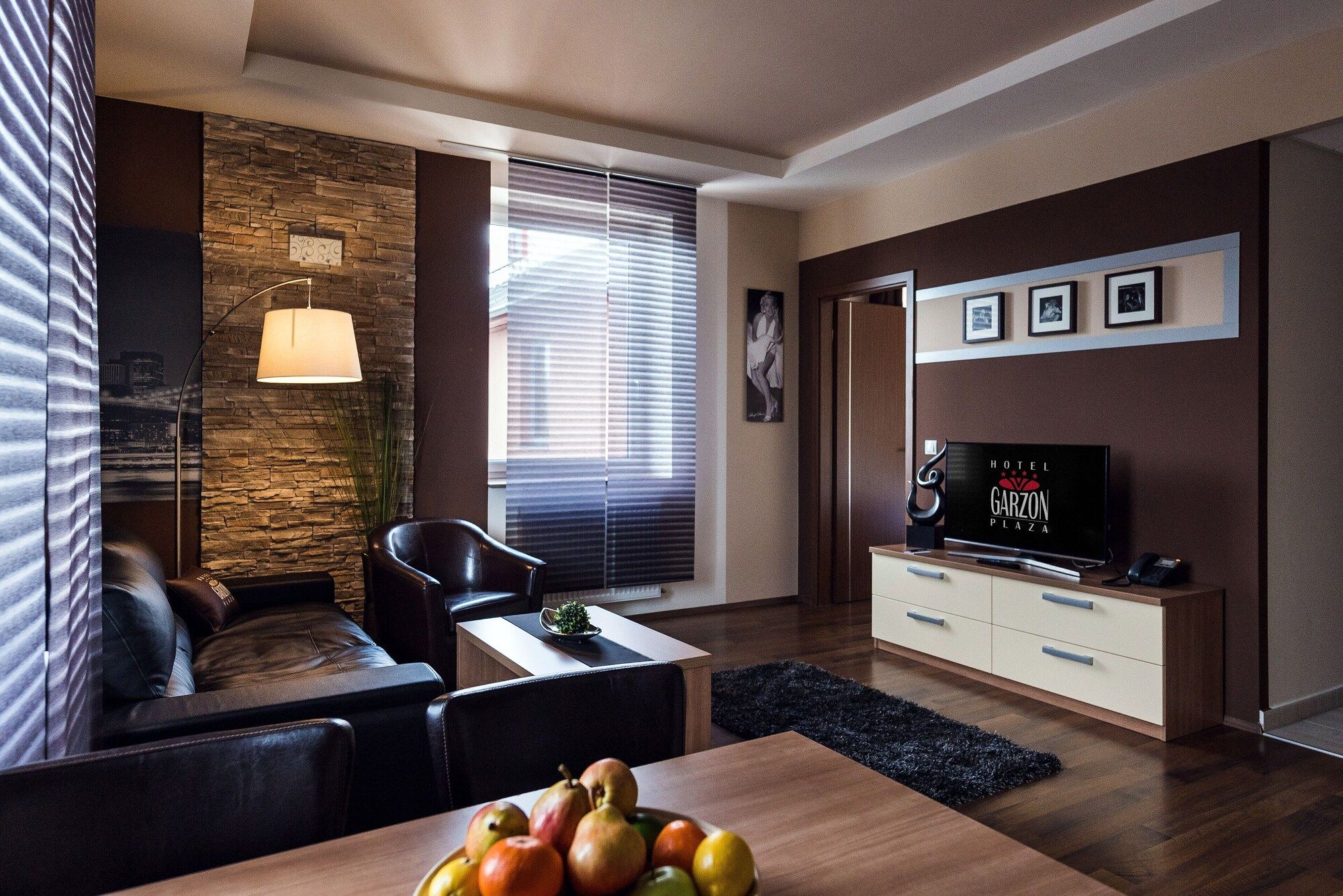 Hotel Garzon Plaza - גיור - סלון