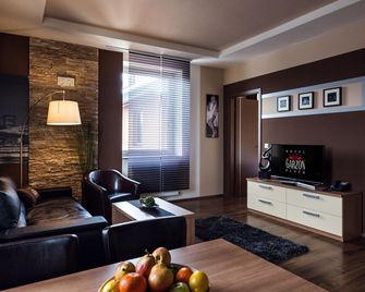 Hotel Garzon Plaza - Raab - Wohnzimmer