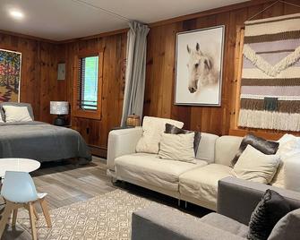 Lakeside - hike, bike, ski and be \'me\' - West Milford - Bedroom