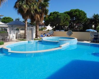 Mare Blu Residence - Martinsicuro - Басейн