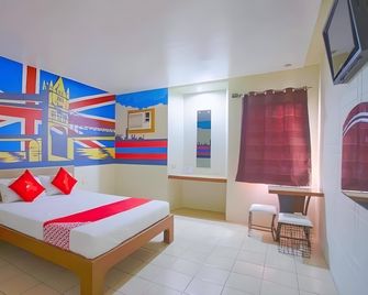 Silks Inn - Angeles City - Bedroom