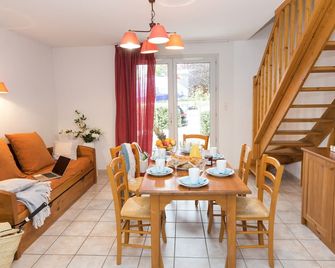 أوداليس ريزيدونس ليه سورس ديه مانو - فالون-بون-دارك - غرفة طعام