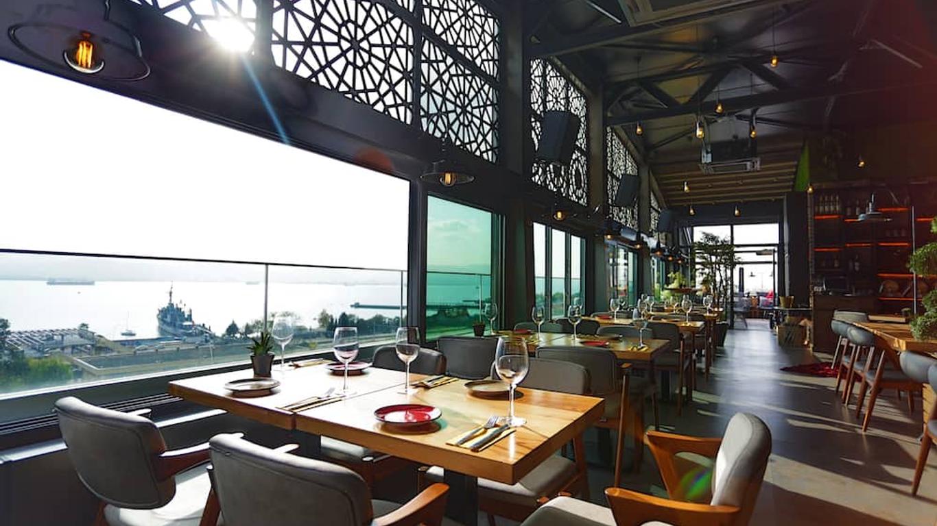 Wes Hotel