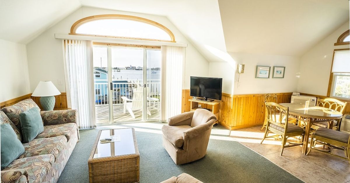 Ocracoke Harbor Inn from 136. Ocracoke Hotel Deals & Reviews KAYAK