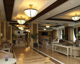 فندق منتجع ميدر - آلترا شامل كلياً - كمر - ردهة