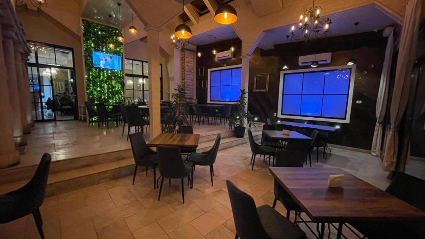 Hotel Rais