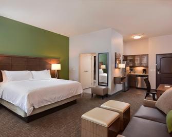 Staybridge Suites Wisconsin Dells - Lake Delton - Lake Delton - Bedroom