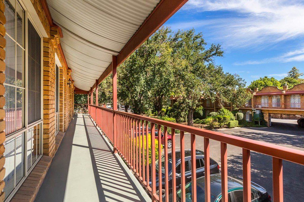 كاثيدرال موتور إن